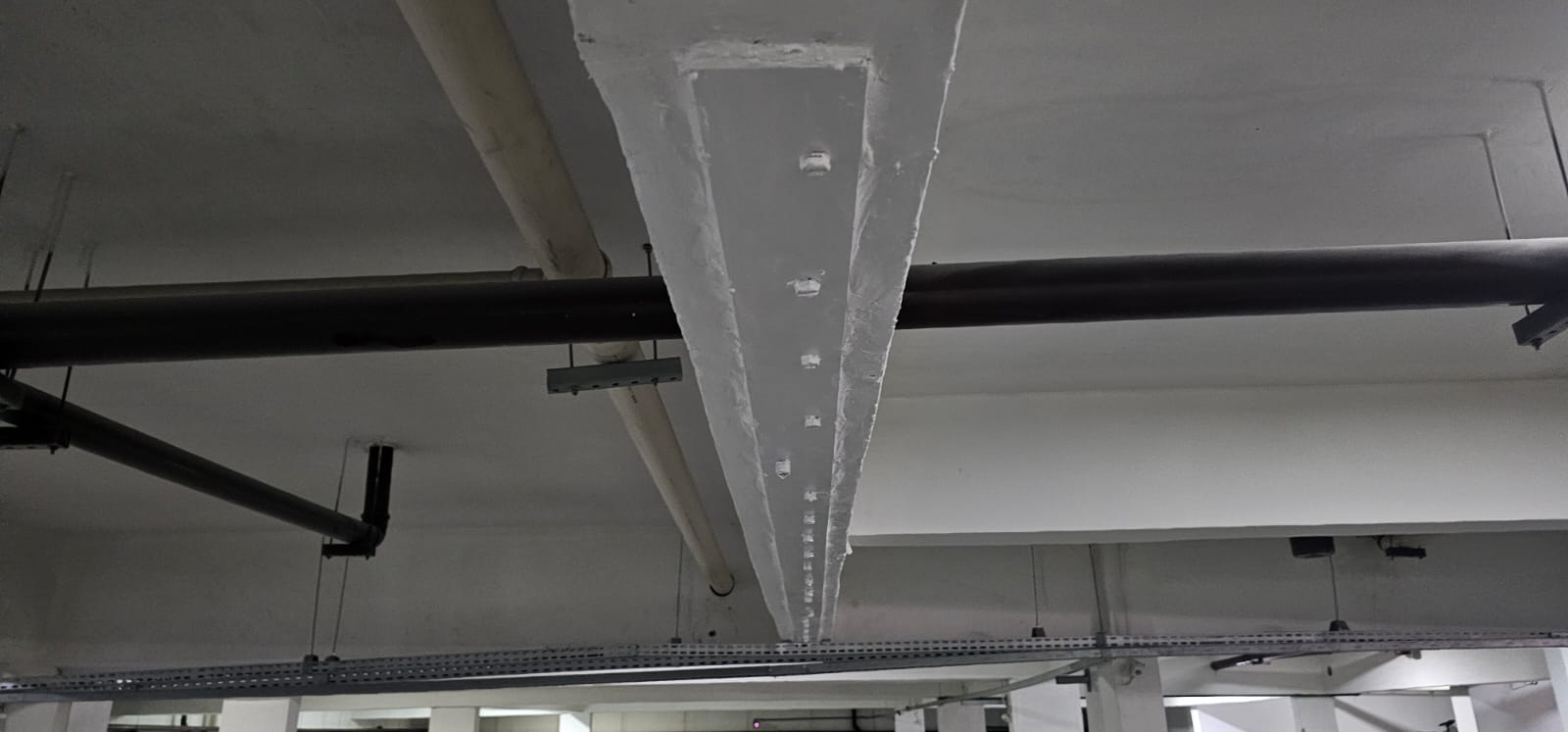 Reforço com chapas e protensão